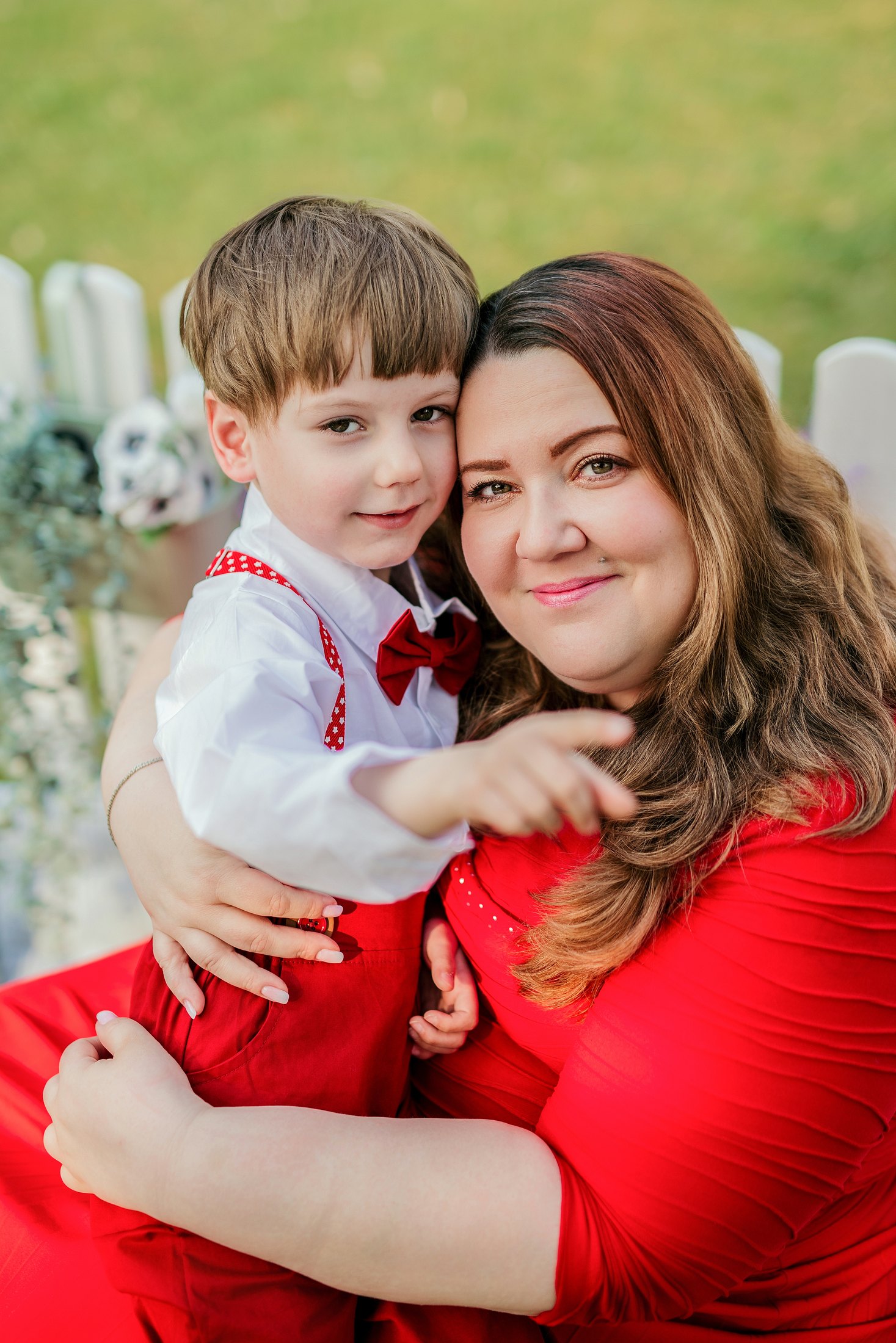 Maminka V.H. se synem při rodinném focení ve školce
